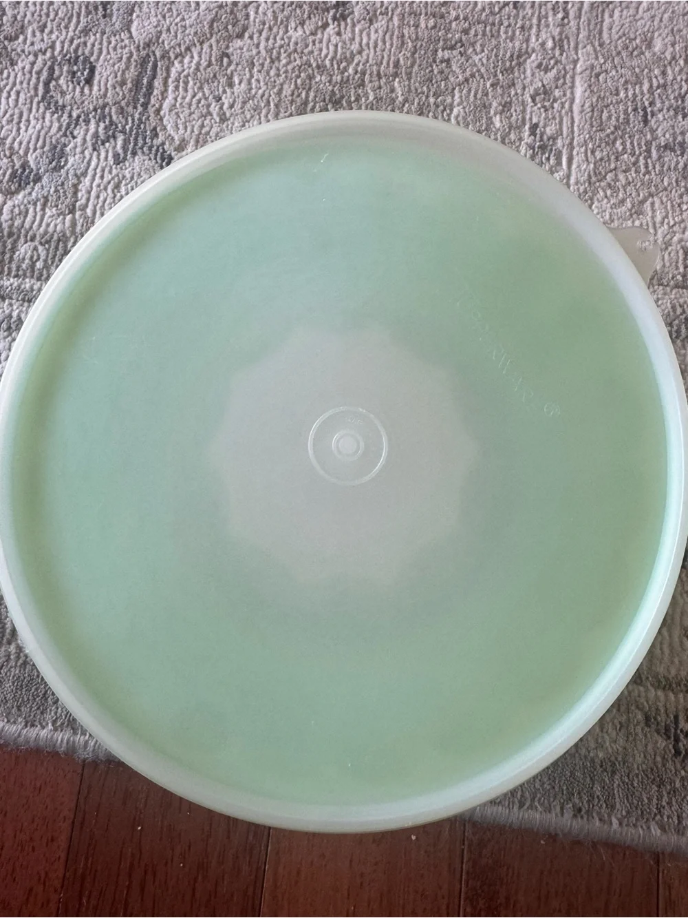 Tupperware Vintage Green Jello Mold Excellent Condition